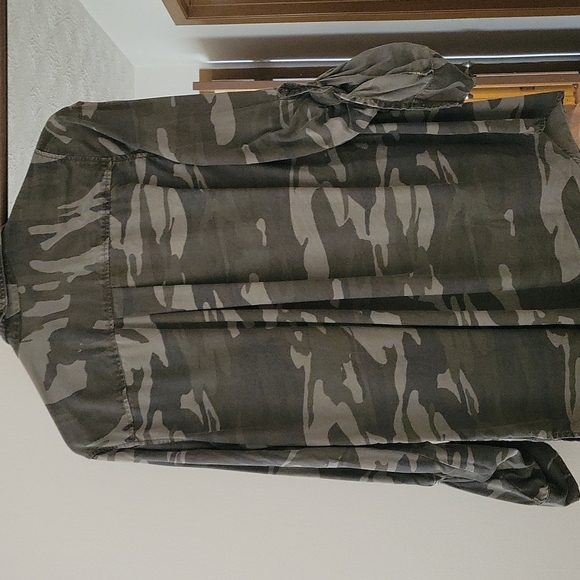 Express Camo Button Down - Picture 3 of 3